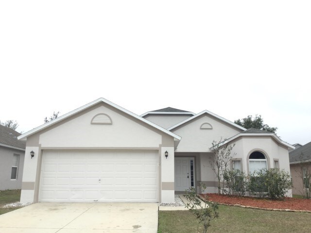 1072 Bluegrass Dr in Groveland, FL - Building Photo