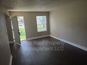 2000 Chateau Dr in Harrisonville, MO - Building Photo - Building Photo