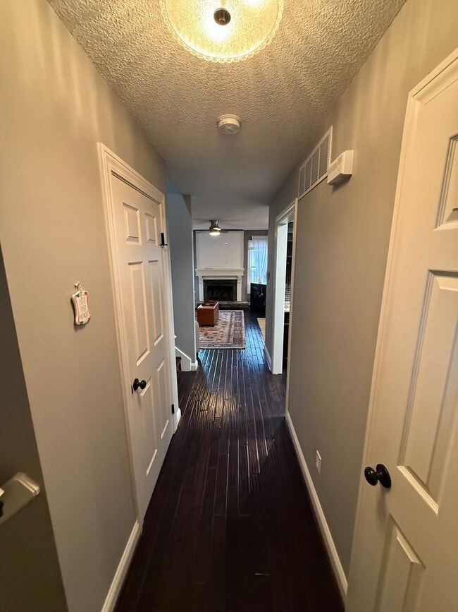 9443 W 119th Terrace in Overland Park, KS - Foto de edificio - Building Photo