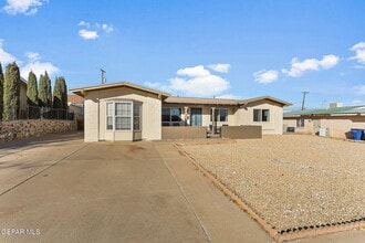 4713 Sun Valley Dr in El Paso, TX - Building Photo - Building Photo