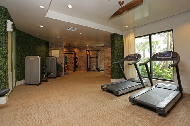 ZZZBell Lighthouse Point in Pompano Beach, FL - Building Photo - Interior Photo