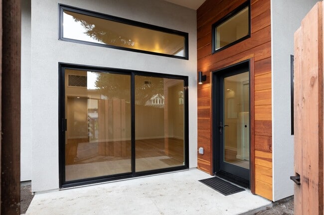 135 Chrystal Terrace in Santa Cruz, CA - Building Photo - Building Photo