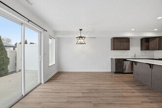 1506 N Michigan Ln in Spokane Valley, WA - Building Photo - Building Photo