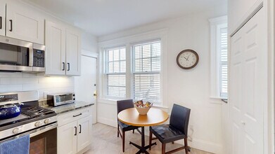 461 Washington St in Brookline, MA - Building Photo - Building Photo