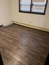 8054 W 95th St in Hickory Hills, IL - Building Photo - Building Photo