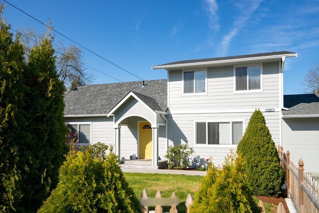 property at 1201 Nile Ave NE