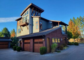 2090 W Bellerive Ln in Coeur d'Alene, ID - Building Photo