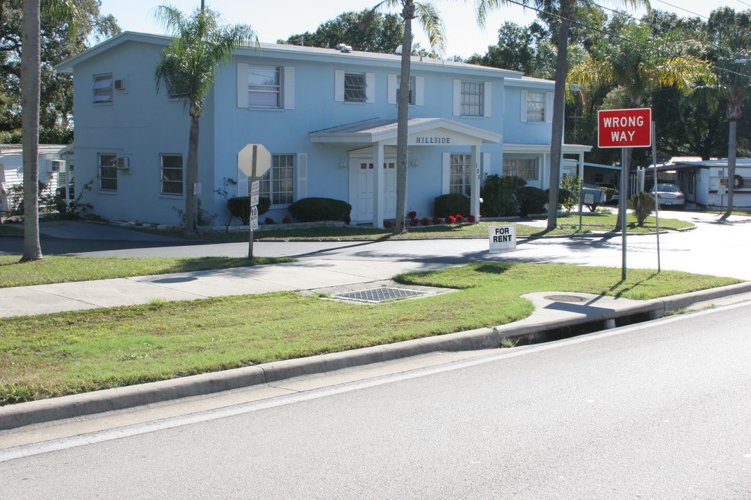 Hillside in Clearwater, FL - Building Photo