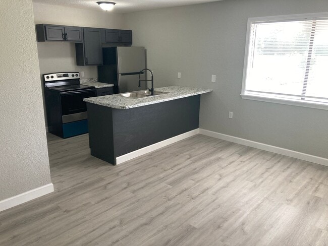 17 Osage Ridge Rd in Lake Ozark, MO - Building Photo - Building Photo