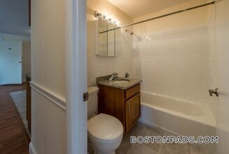 14 Westgate Dr in Woburn, MA - Building Photo - Building Photo