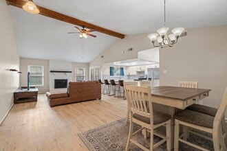 304 Old Course Dr in Friendswood, TX - Building Photo - Building Photo