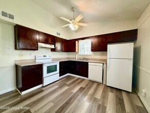 11615 Eastport Dr in Louisville, KY - Building Photo - Building Photo