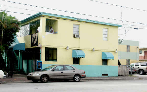 3522 Grand Ave in Miami, FL - Building Photo - Building Photo