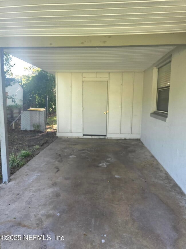 1927 Delaroche Dr E in Jacksonville, FL - Building Photo - Building Photo