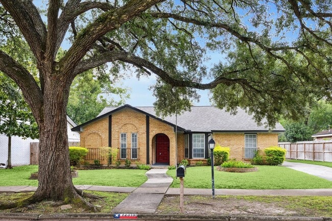 12315 Whittington Dr
