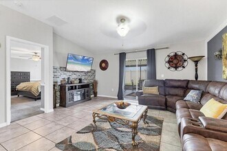 16505 Myrtle Sand Dr in Wimauma, FL - Building Photo - Building Photo