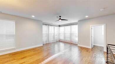 324 Uptown W Dr in Charlotte, NC - Building Photo - Building Photo