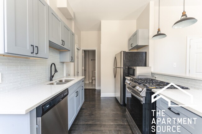 2030 W 23rd St, Unit 6 in Chicago, IL - Building Photo - Building Photo