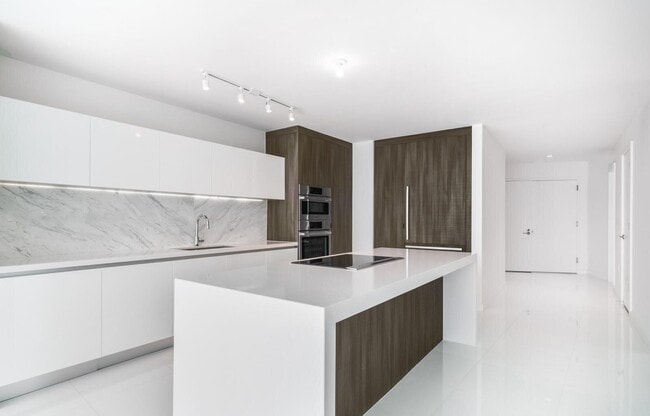 851 NE 1st Ave, Unit 2201 in Miami, FL - Foto de edificio - Building Photo