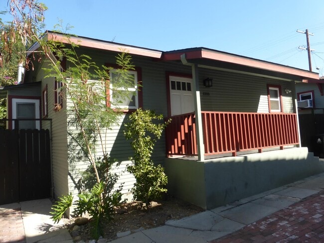 1533 Maltman Ave, Unit 1533 in Los Angeles, CA - Building Photo - Building Photo