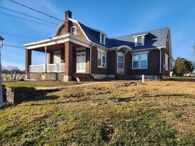 651 Lincoln Way W in Chambersburg, PA - Building Photo