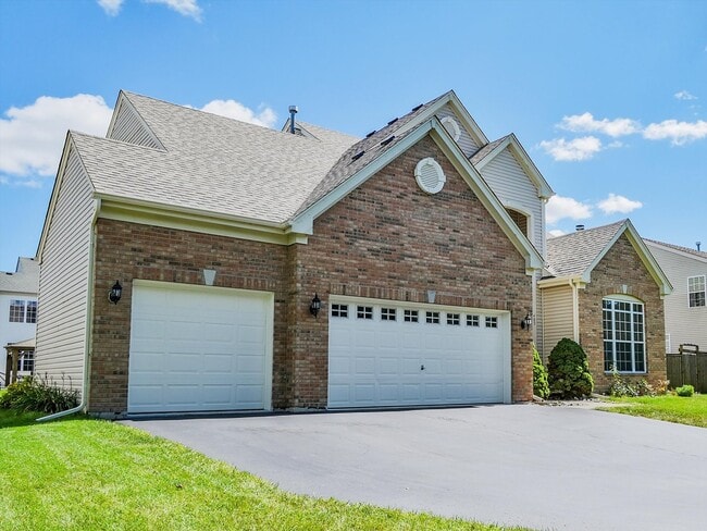 402 Palmer Dr in Bolingbrook, IL - Building Photo - Building Photo