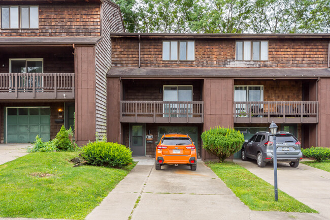 Heritage Meadows in Mcmurray, PA - Building Photo - Building Photo