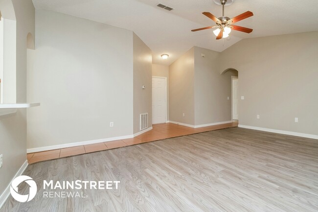 3331 Phonetia Dr in Deltona, FL - Foto de edificio - Building Photo