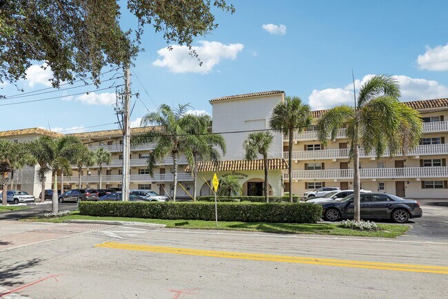 200 E Royal Palm Rd in Boca Raton, FL - Building Photo - Building Photo