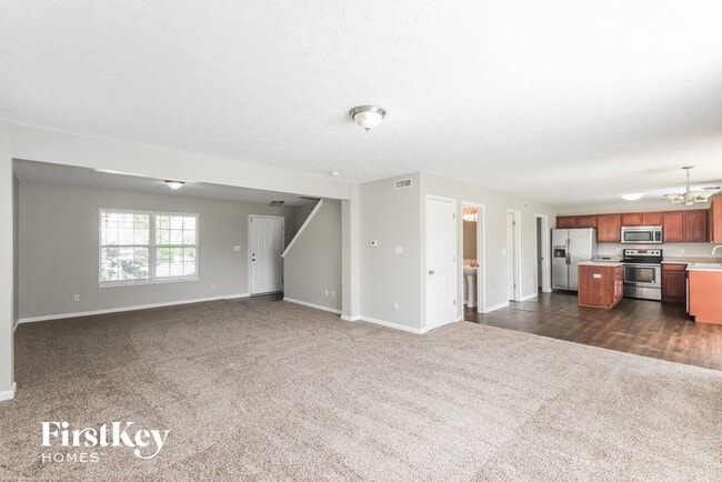 7068 N Stubbington Ln in McCordsville, IN - Foto de edificio - Building Photo