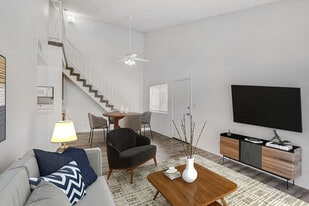 Las Flores Apartments in Santa Clarita, CA - Building Photo