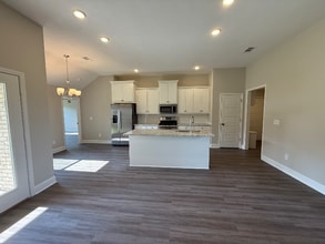 112 Madisonville Dr in Canton, MS - Building Photo - Building Photo