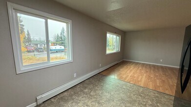 1103 Karluk St in Anchorage, AK - Building Photo - Building Photo
