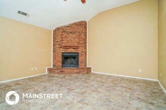 101 Caprock Dr in Arlington, TX - Foto de edificio - Building Photo