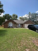 501 Bedford Ct in Hinesville, GA - Building Photo