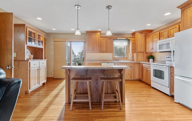 3029 Saratoga Dr in Waterloo, IA - Building Photo - Building Photo