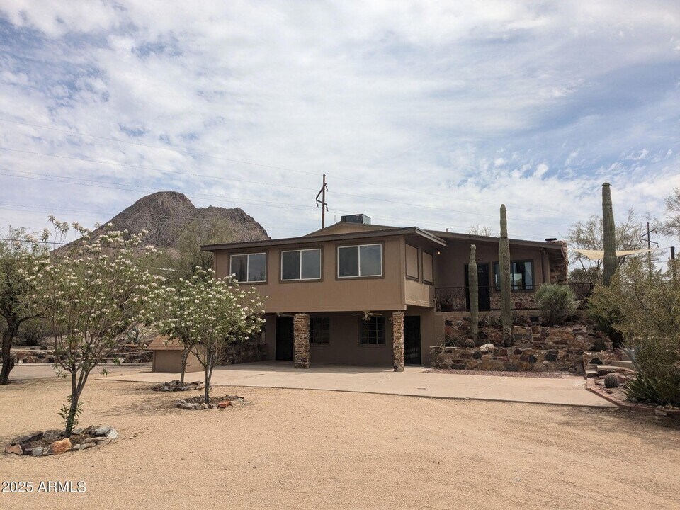 3442 W Meander Rd in New River, AZ - Building Photo