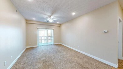 3111 College St in Grand Island, NE - Foto de edificio - Building Photo