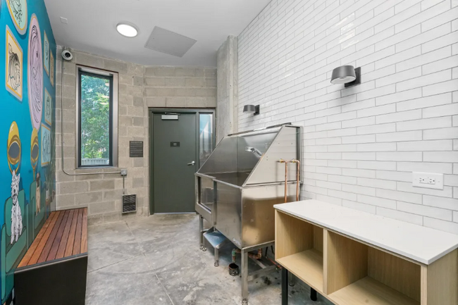 640 N May St in Chicago, IL - Building Photo - Building Photo