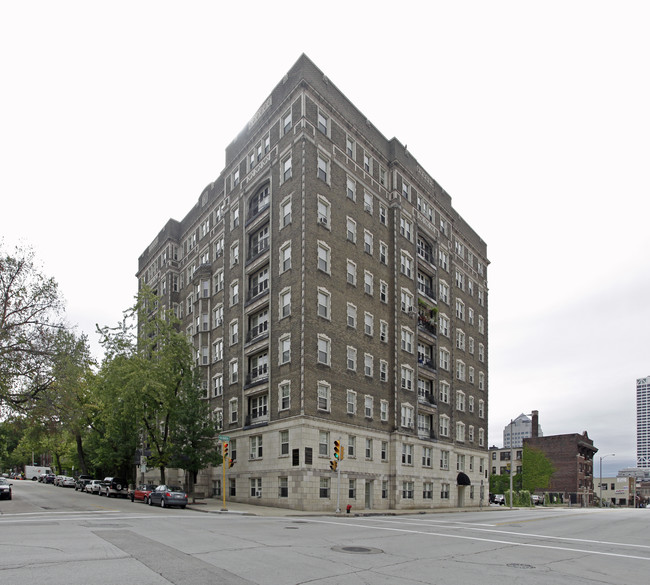 The Blackstone Apartments in Milwaukee, WI - Foto de edificio - Building Photo