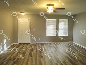 221 Whitestone Dr NE in Huntsville, AL - Building Photo - Building Photo
