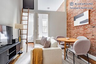 234 W 14th St in New York, NY - Building Photo