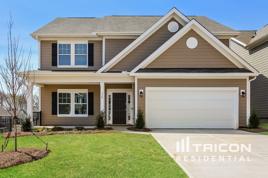 130 Queenshall Rd in Mooresville, NC - Building Photo
