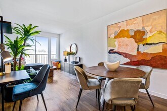 Griffis Shoreline in Shoreline, WA - Foto de edificio - Building Photo