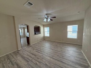 1215 Logan Dr in Leander, TX - Building Photo - Building Photo