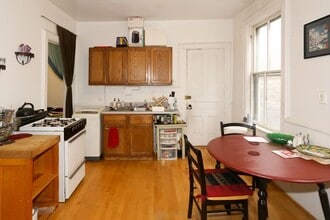 1435 N Bosworth Ave, Unit M04H in Chicago, IL - Building Photo - Building Photo