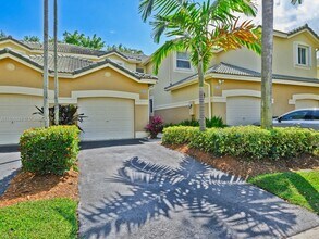 2094 Hacienda Terrace in Weston, FL - Building Photo - Building Photo