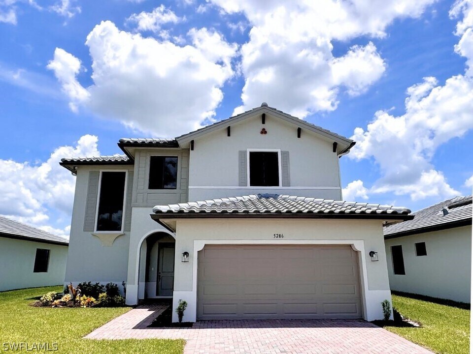 5286 Nevola Ave in Ave Maria, FL - Foto de edificio