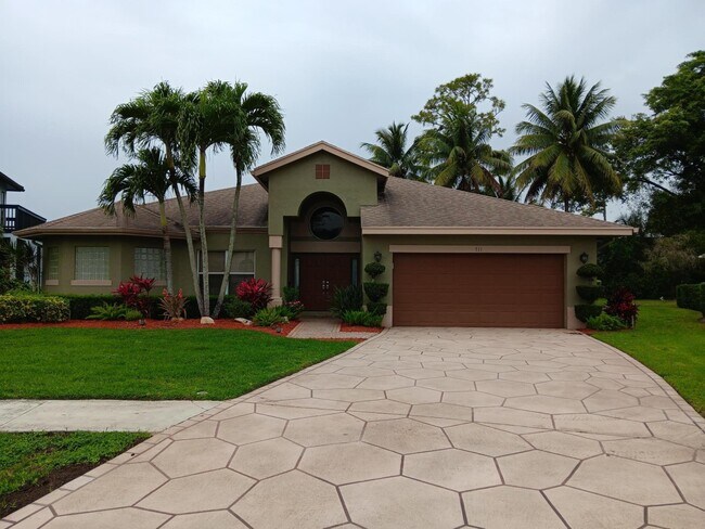 property at 711 Foresteria Ave