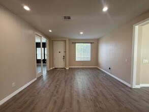 37101 Pergola Terrace in Palmdale, CA - Building Photo - Building Photo